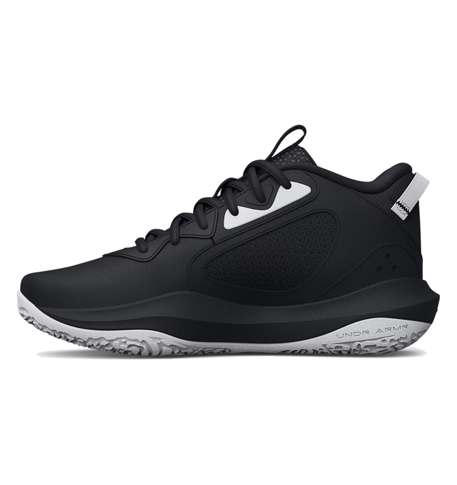 Black and gold clearance under armour basketball shoes