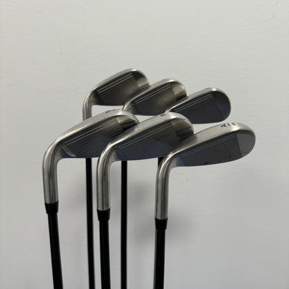 Callaway Rogue ST Max Iron Set 6-PW, AW Graphite Senior Right Hand - VERY GOOD