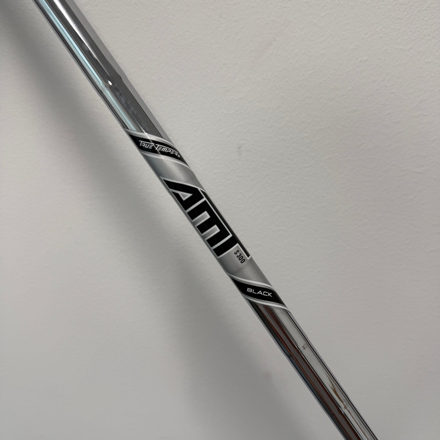 Titleist T200 #4 Iron Single Club AMT Black S300 Stiff Flex Right Hand - MINT