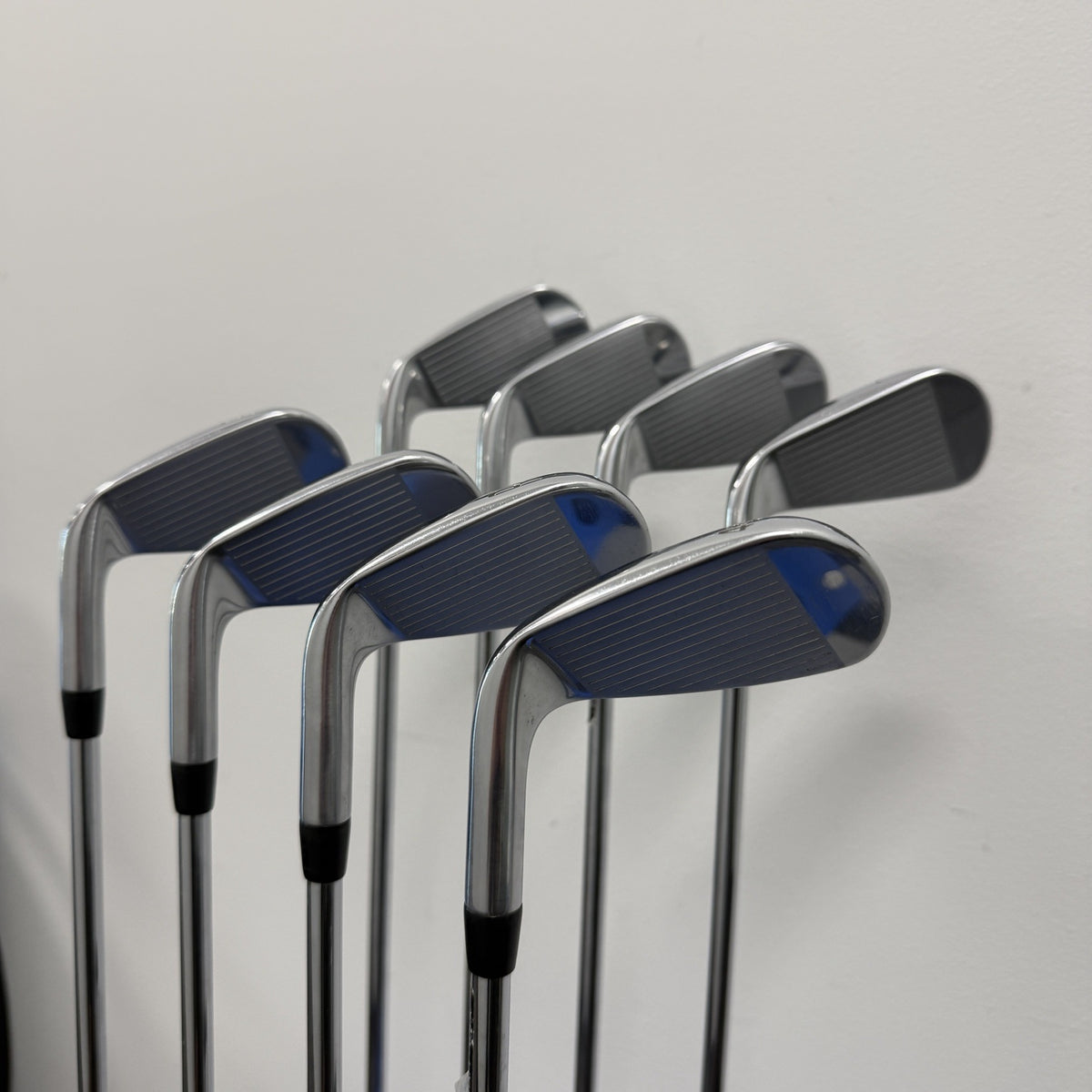 Titleist Titleist 718 AP3 Iron Set 4-PW,AW Steel AMT Red Regular Flex Right Hand (Pre-Owned)