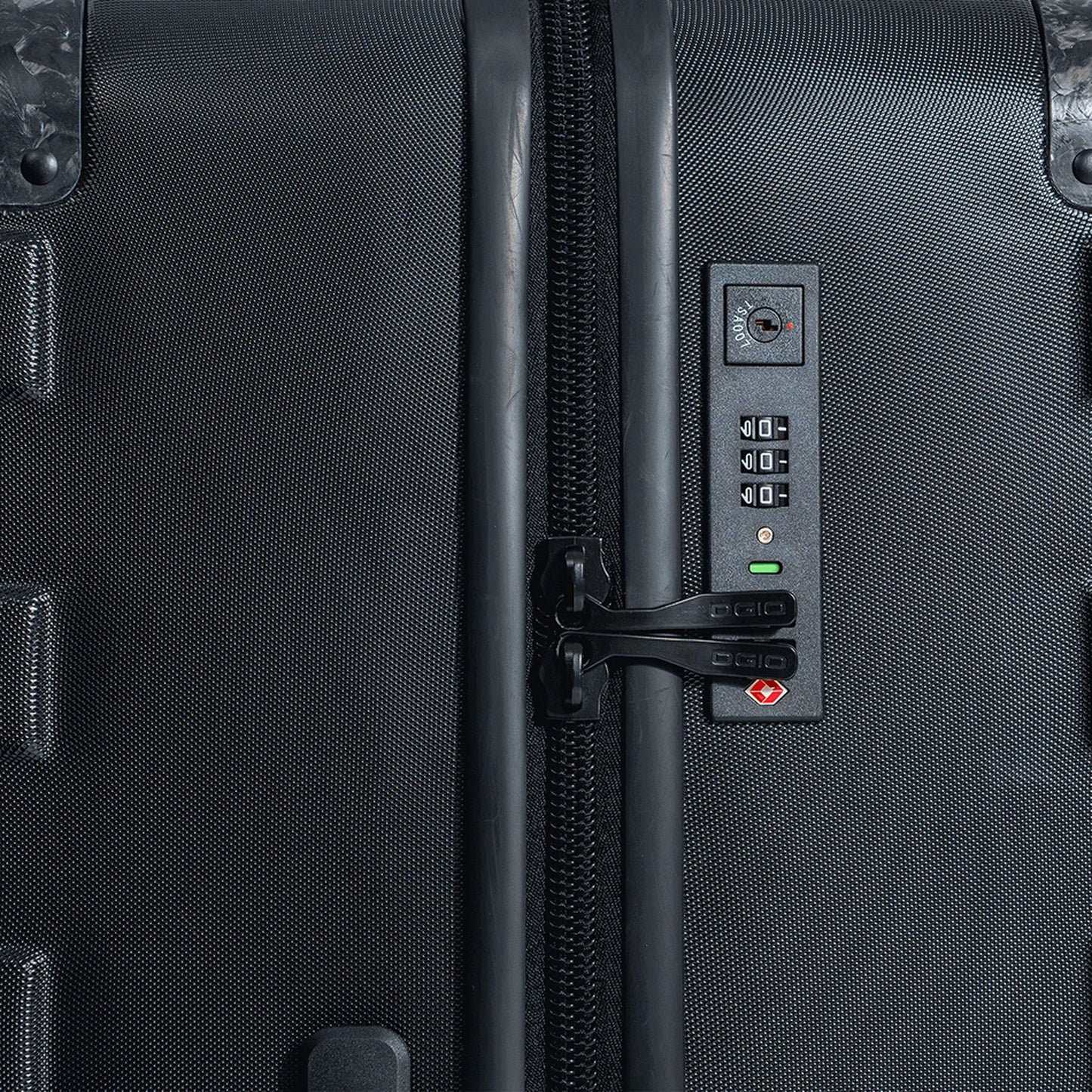 Ogio Renegade Vault Checked Bag Rolling Suitcase/Luggage